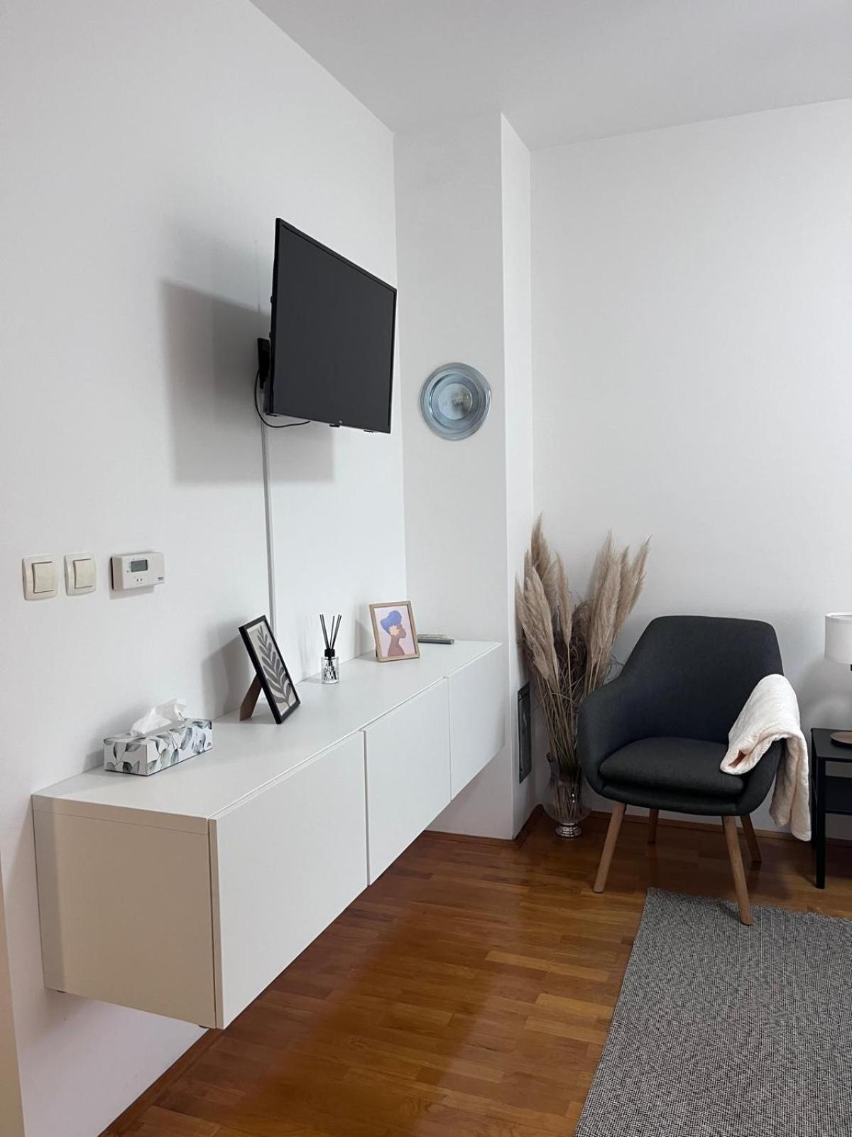Studio Apartman - Sweet&Little Vrbovec Exterior foto
