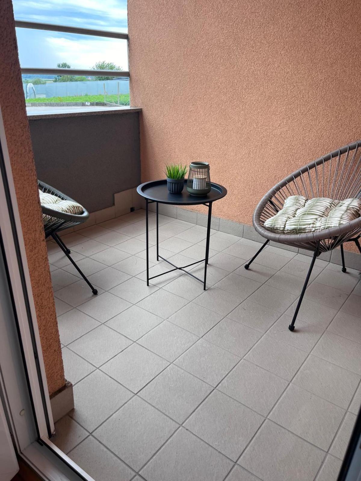 Studio Apartman - Sweet&Little Vrbovec Exterior foto